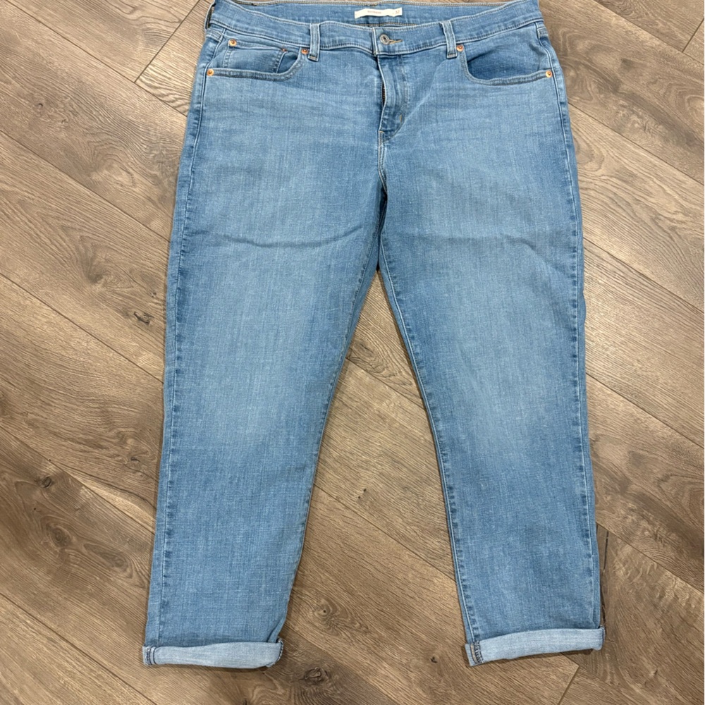 Levi’s Light Blue Denim Jeans